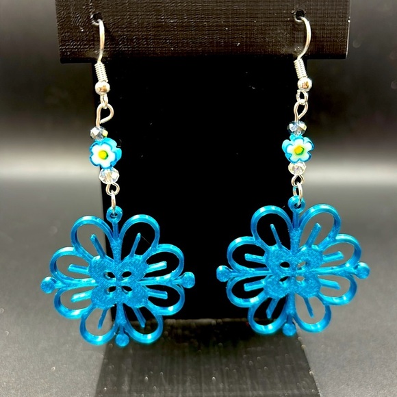 Flower Earrings - Picture 3 of 6